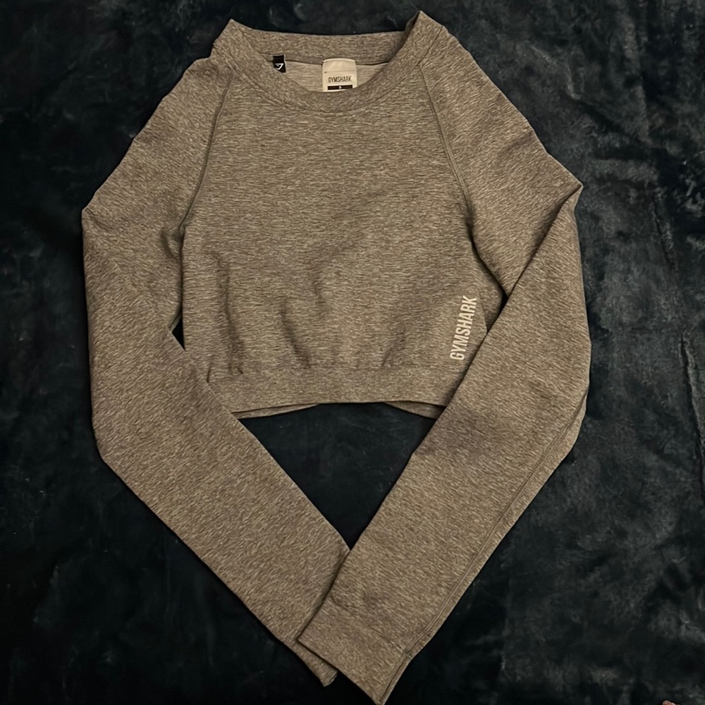 Light gray Gymshark crop top!